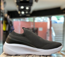 Load image into Gallery viewer, Skechers GO RUN Elevate - Upraise
