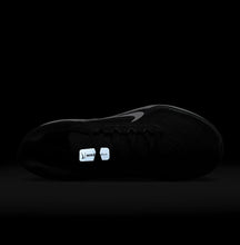 Load image into Gallery viewer, Nike Winflo 11