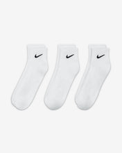 Load image into Gallery viewer, NIKE EVERYDAY CUSHIONED TRAINING ANKLE SOCKS (3 PAIRS)