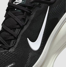 Load image into Gallery viewer, Nike Vomero 18