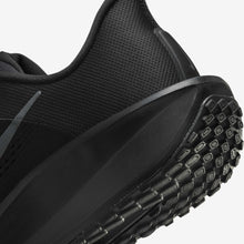 Load image into Gallery viewer, Nike Quest 6
