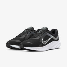 Load image into Gallery viewer, NIKE QUEST 5