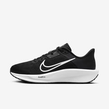 Load image into Gallery viewer, Nike Quest 6