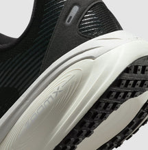 Load image into Gallery viewer, Nike Vomero 18