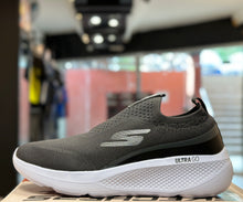 Load image into Gallery viewer, Skechers GO RUN Elevate - Upraise