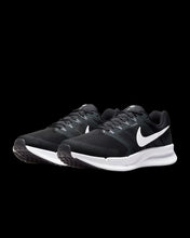 Load image into Gallery viewer, Nike Run Swift 3