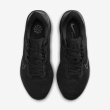 Load image into Gallery viewer, Nike Quest 6