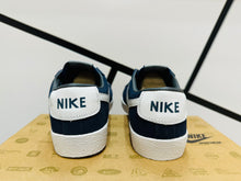 Load image into Gallery viewer, SB BLAZER SUEDE BLUE
