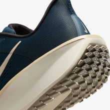 Load image into Gallery viewer, Nike Quest 6