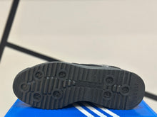 Load image into Gallery viewer, Adidas SL72