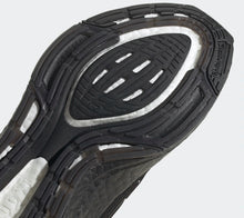 Load image into Gallery viewer, Adidas Ultraboost 22