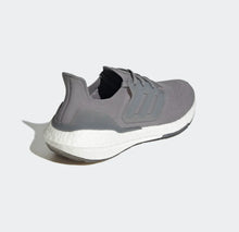 Load image into Gallery viewer, Adidas Ultraboost 22