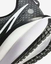 Load image into Gallery viewer, Nike Air Zoom Vomero 17