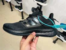 Load and play video in Gallery viewer, Adidas Pureboost 22