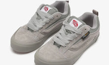 Load image into Gallery viewer, Vans Of The Wall Knu Skool Corduroy
