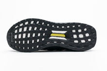 Load image into Gallery viewer, Adidas Ultraboost 4.0 DNA