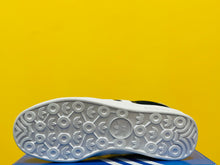 Load image into Gallery viewer, Adidas Broomfield Shoes