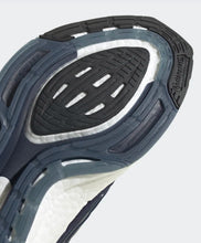 Load image into Gallery viewer, Adidas Ultraboost 22