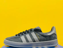 Load image into Gallery viewer, Adidas Broomfield Shoes