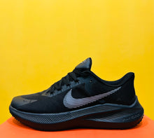 Load image into Gallery viewer, Nike Air Zoom Winflo 8