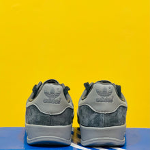 Load image into Gallery viewer, Adidas Broomfield Shoes