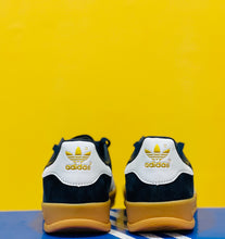 Load image into Gallery viewer, Adidas Broomfield Shoes