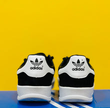 Load image into Gallery viewer, Adidas Broomfield Shoes