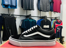 Load image into Gallery viewer, Vans Of The Wall Old Skool