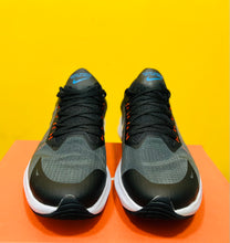 Load image into Gallery viewer, Nike Air Zoom Winflo 8