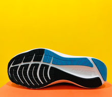 Load image into Gallery viewer, Nike Air Zoom Winflo 8