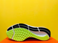Load image into Gallery viewer, Nike Air Zoom Pegasus 37