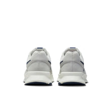 Load image into Gallery viewer, Nike Run Swift 3 (DR2695-009)
