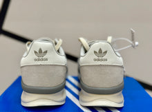 Load image into Gallery viewer, Adidas SL72

