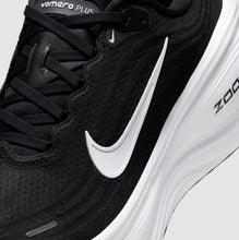 Load image into Gallery viewer, Nike Vomero Plus

