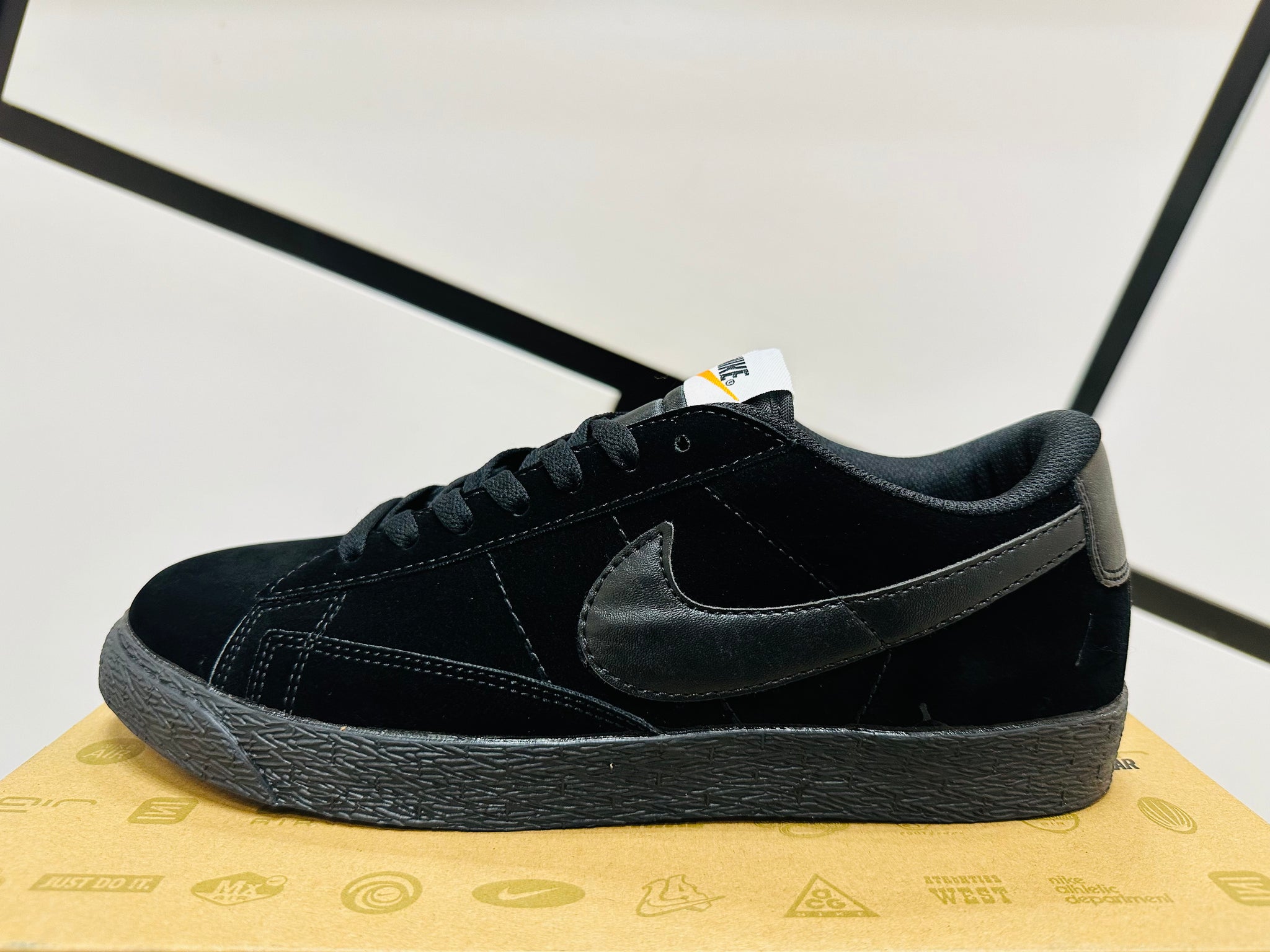 Nike low suede blazers online