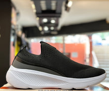 Load image into Gallery viewer, Skechers GO RUN Elevate - Upraise
