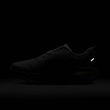 Load image into Gallery viewer, Nike Vomero 18
