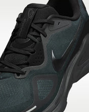 Load image into Gallery viewer, Nike Structure 26 (HJ1102-001)
