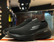Skechers GO RUN Elevate - Upraise (All Black)