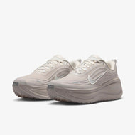 Nike Vomero Plus (HV8150-001)