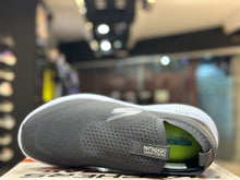 Load image into Gallery viewer, Skechers GO RUN Elevate - Upraise
