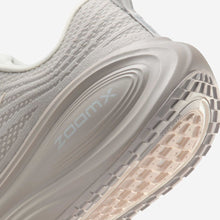 Load image into Gallery viewer, Nike Vomero Plus
