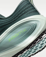 Load image into Gallery viewer, Nike Vomero Plus
