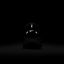 Load image into Gallery viewer, Nike Vomero 18
