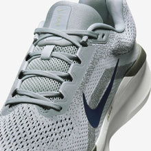 Load image into Gallery viewer, Nike Winflo 11
