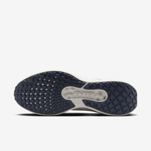 Load image into Gallery viewer, Nike Winflo 11
