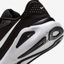 Load image into Gallery viewer, Nike Structure 26 (HJ1102-002)
