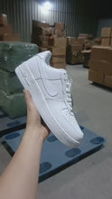 Load and play video in Gallery viewer, Nike Air Force 1 &#39;07
