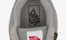 Load image into Gallery viewer, Vans Of The Wall Knu Skool Corduroy
