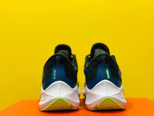 Load image into Gallery viewer, Nike Air Zoom Winflo 7
